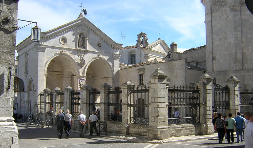 Santuario_san_michele_arcangelo